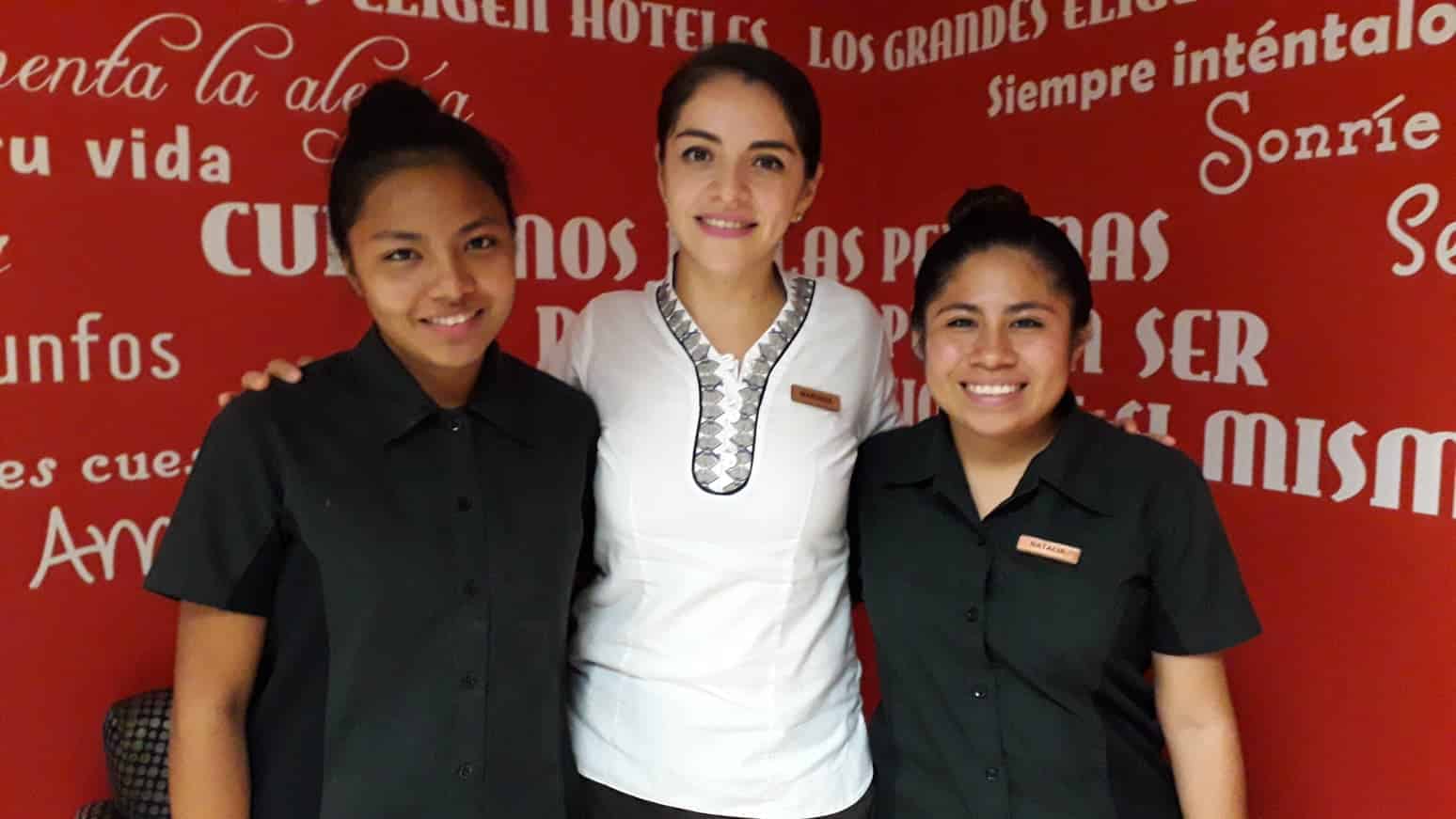 Two girls graduate from YCI Program – Grand Hyatt Resort Playa del Carmen